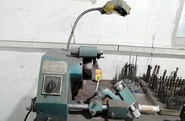 cnc數(shù)控車床加工廠數(shù)控車床加工鋁料如何確保尺寸的精確度？